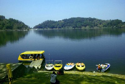 Sarangan lake view and it speedboat