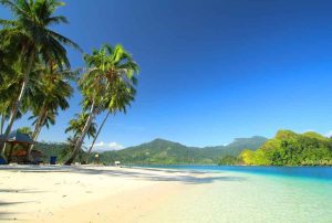 White sandy beach of Pasumpahan island