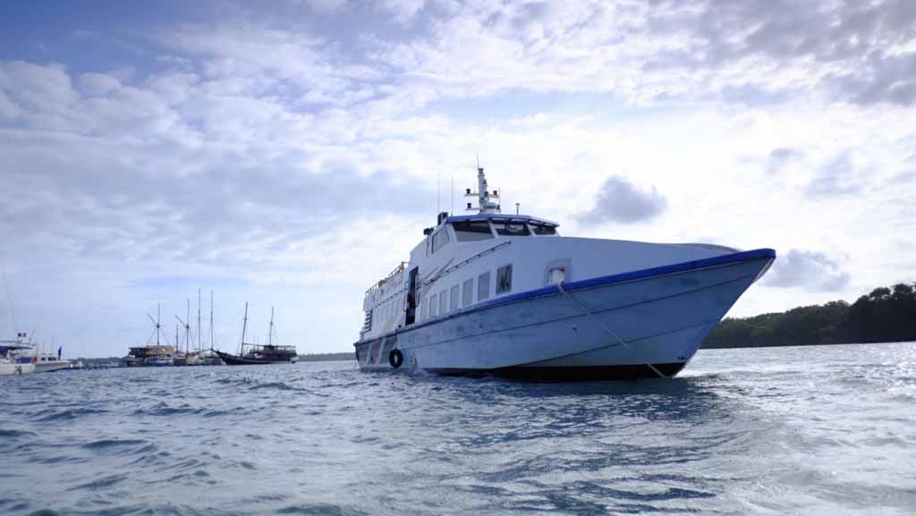 Fast boat to Nusa Penida