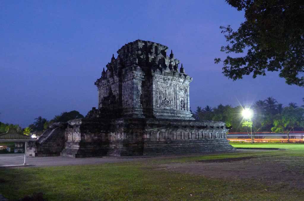 Mendut temple - Magelang