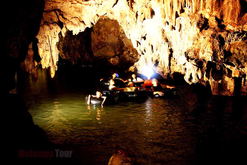 The stalactite and statagmite in Pindul cave