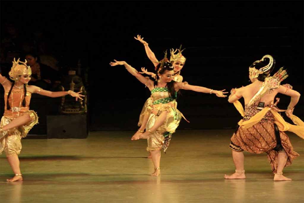 The performance of Ramayana ballet Prambanan