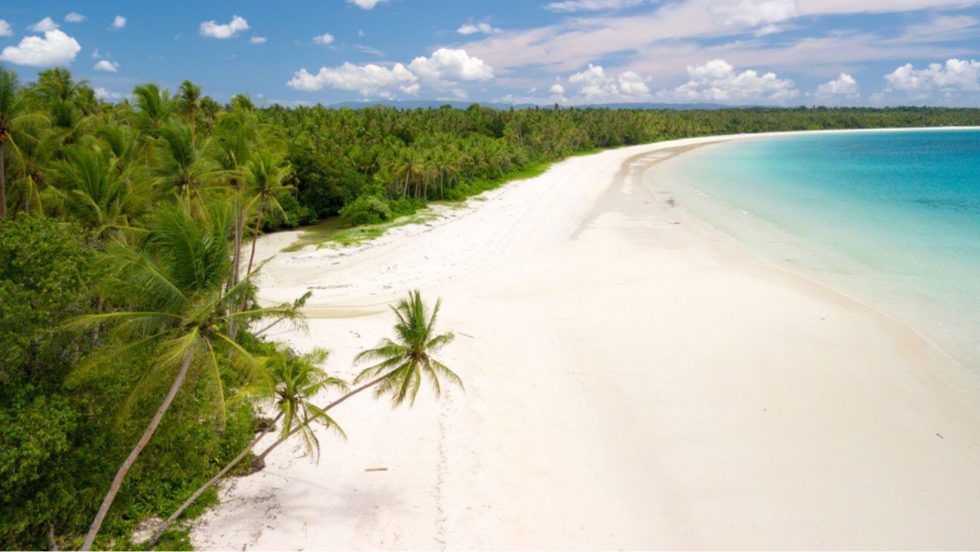 The long Ngusarnadan beach - Kei islands