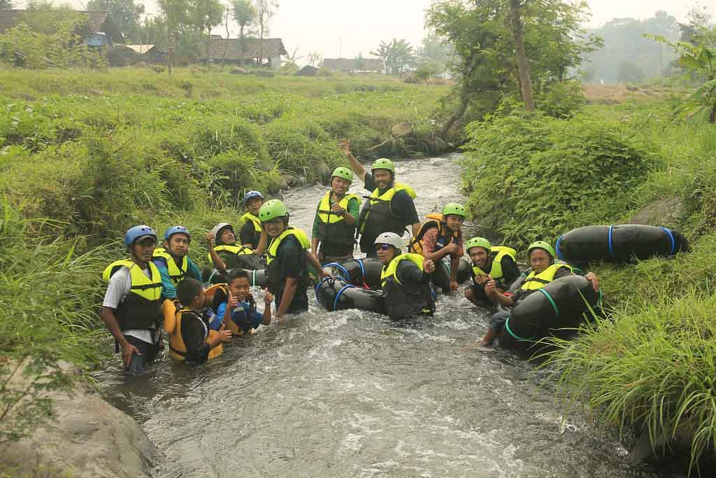 The scenary on river tubing activity